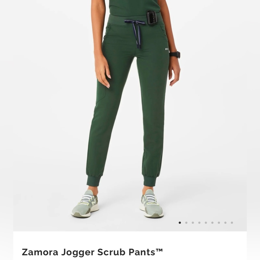 FIGS women’s zamora jogger scrub pants